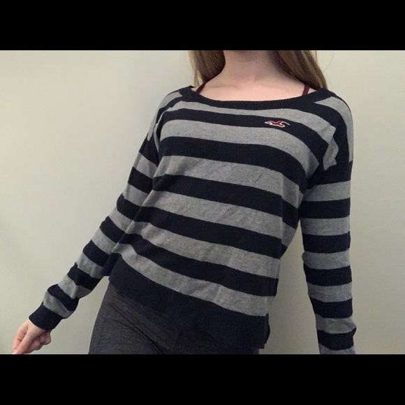 NWOT Hollister Sweater - Picture 3 of 8